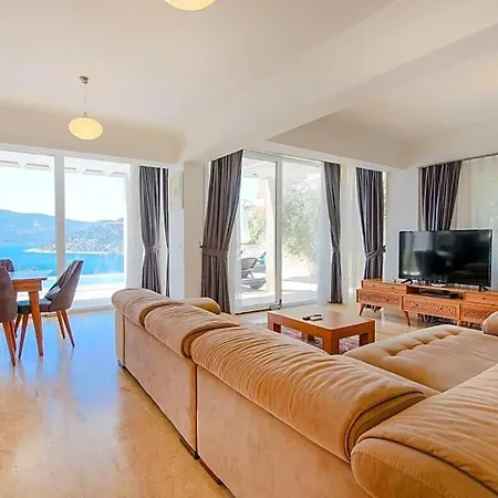 Sleeps 6 Pool Air Con Wifi Vilă