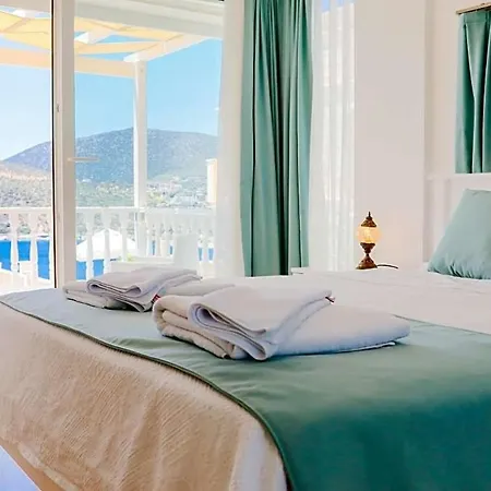 Sleeps 6 Pool Air Con Wifi *